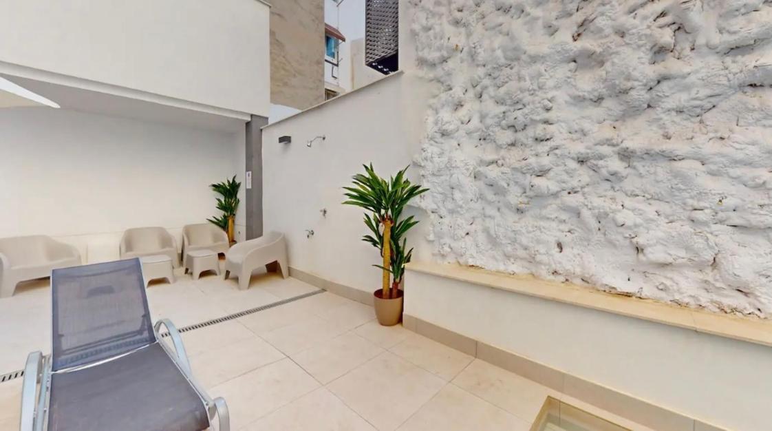 Apartamentos Breton 17 Suite Familiar Alicante Eksteriør bilde