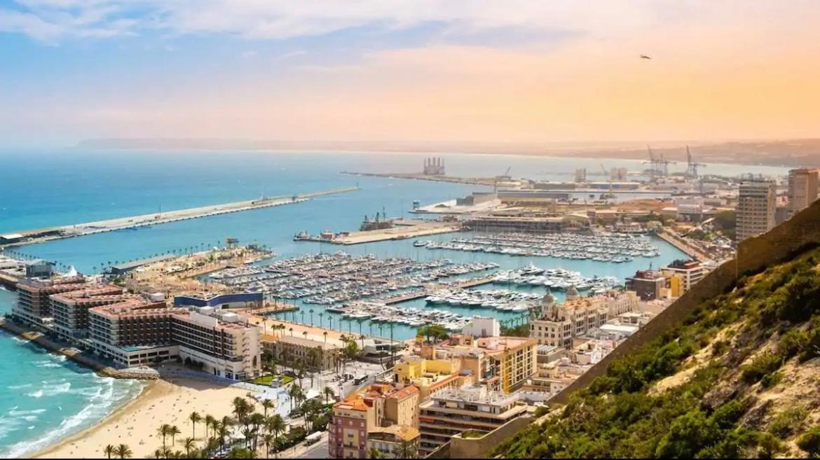 Apartamentos Breton 17 Suite Familiar Alicante Eksteriør bilde